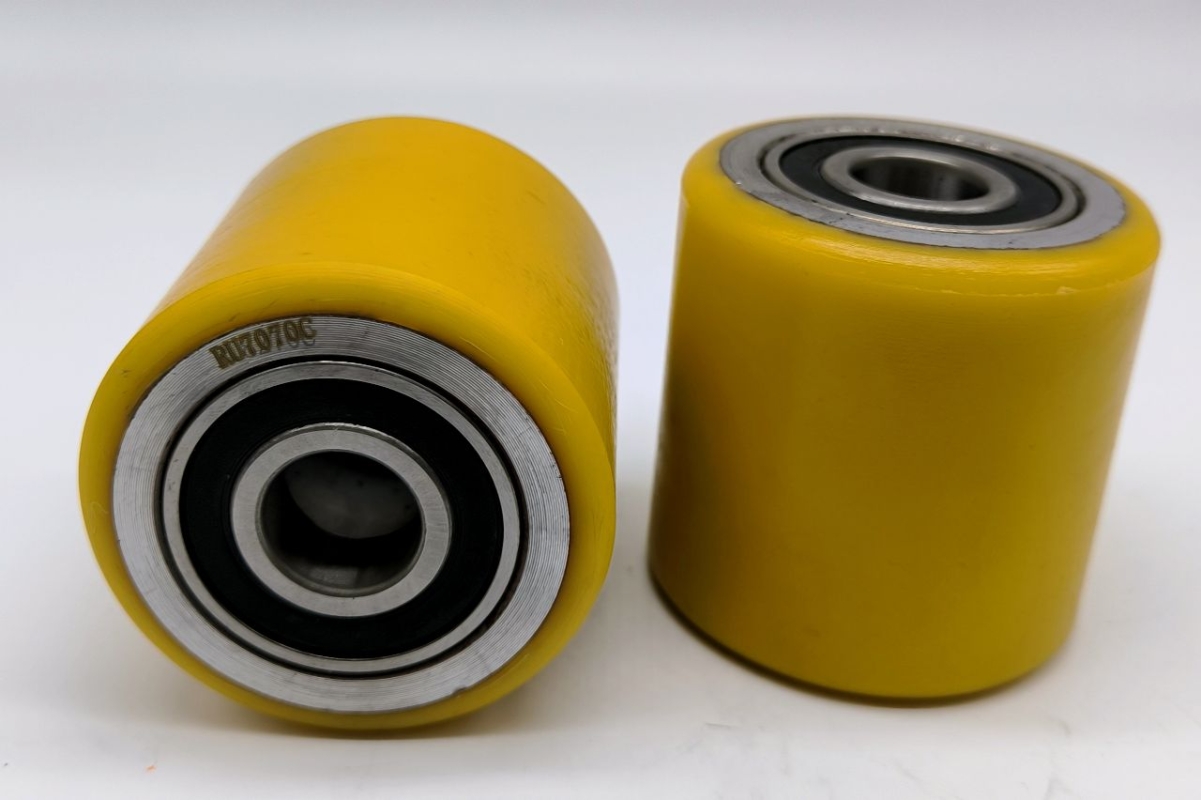 RULLO POLIURETANO 70 X70  FORO 20